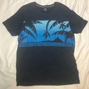 Old Navy t shirt
